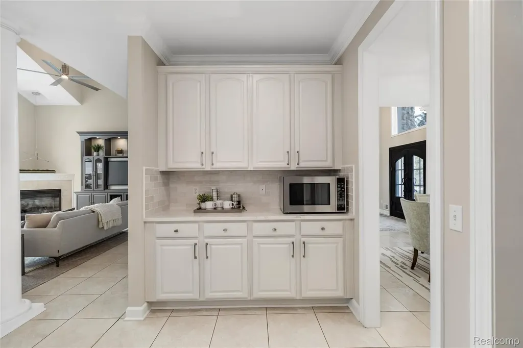 10751 Stoney Point Drive Green Oak Township MI 48178