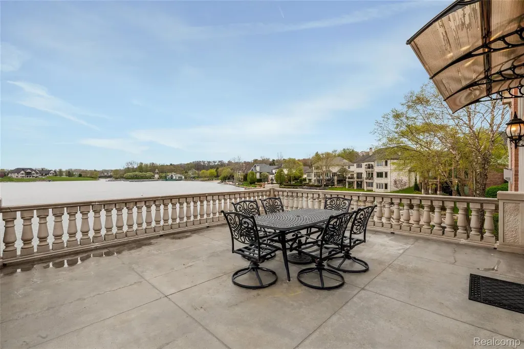 10751 Stoney Point Drive Green Oak Township MI 48178