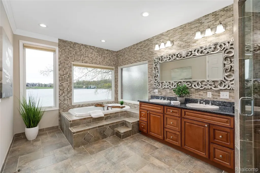 10751 Stoney Point Drive Green Oak Township MI 48178