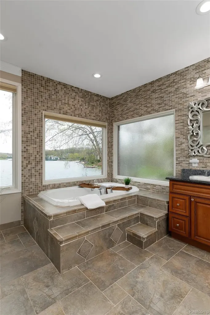 10751 Stoney Point Drive Green Oak Township MI 48178
