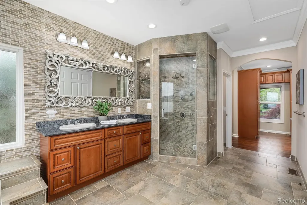 10751 Stoney Point Drive Green Oak Township MI 48178