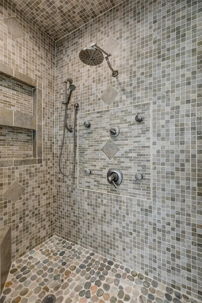 10751 Stoney Point Drive Green Oak Township MI 48178