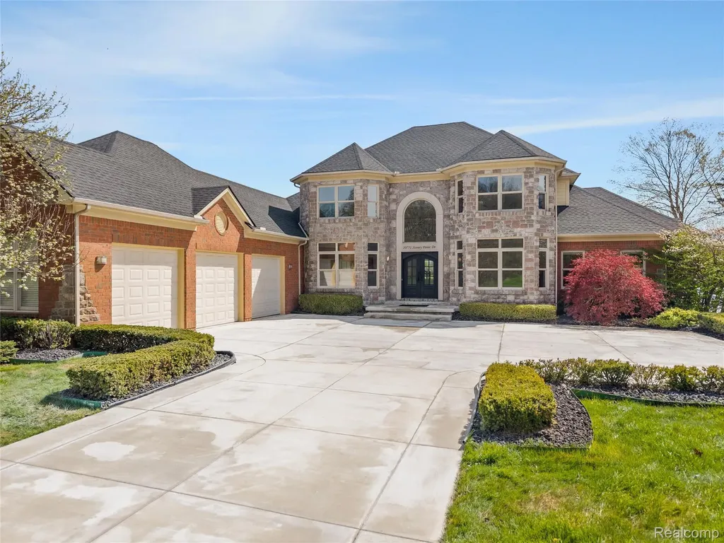 10751 Stoney Point Drive Green Oak Township MI 48178