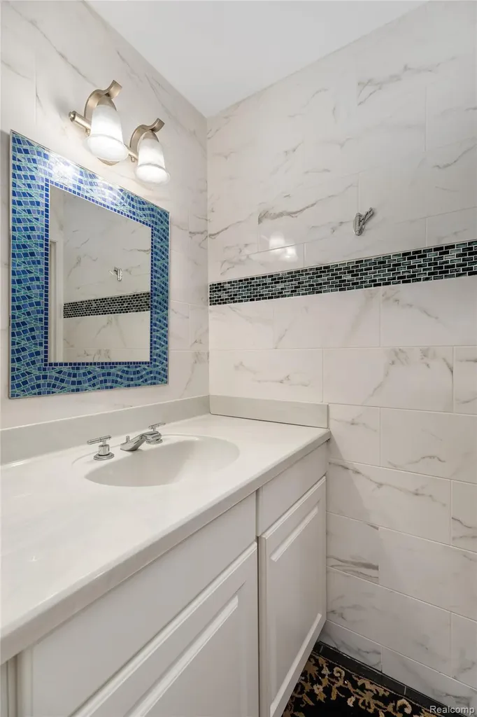 10751 Stoney Point Drive Green Oak Township MI 48178