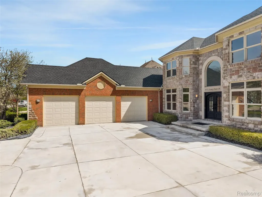 10751 Stoney Point Drive Green Oak Township MI 48178