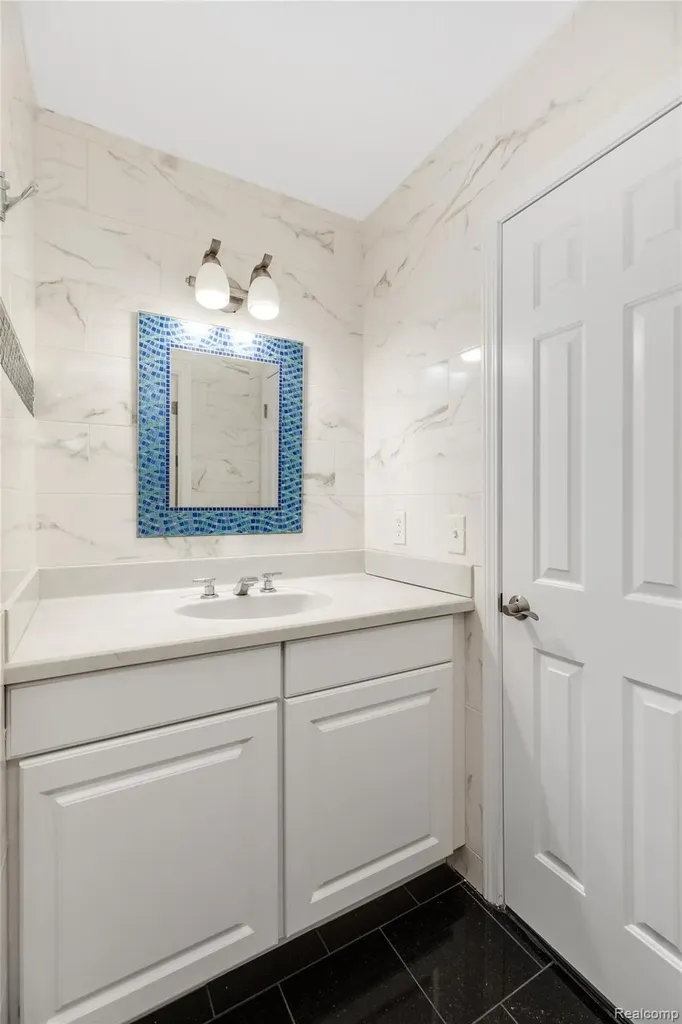 10751 Stoney Point Drive Green Oak Township MI 48178