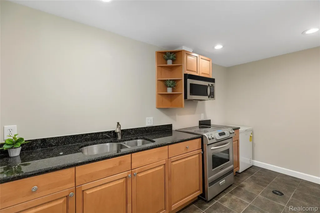 10751 Stoney Point Drive Green Oak Township MI 48178