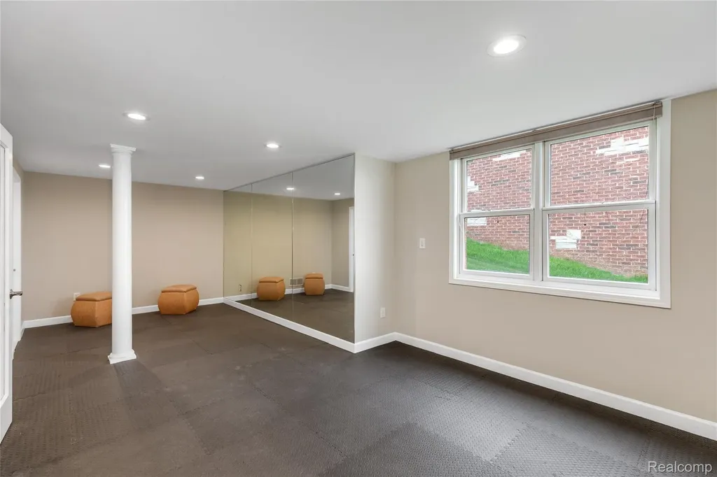10751 Stoney Point Drive Green Oak Township MI 48178