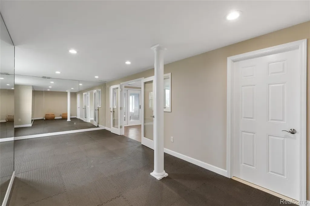 10751 Stoney Point Drive Green Oak Township MI 48178