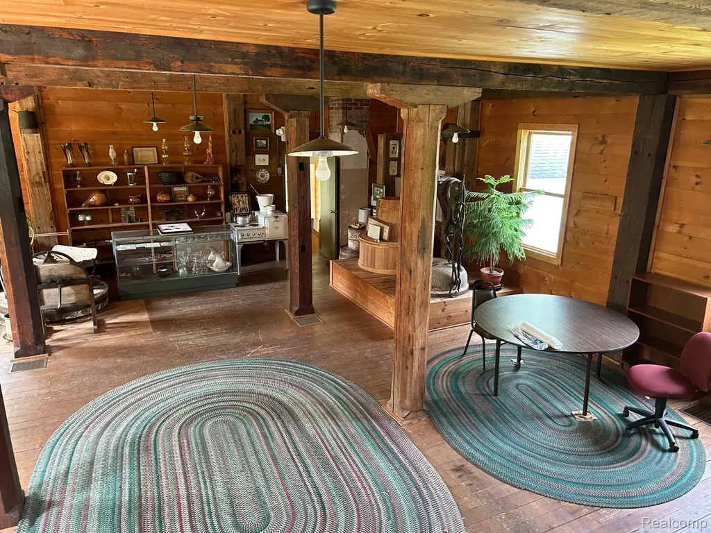 10470 N Rushton Road Green Oak Township MI 48178