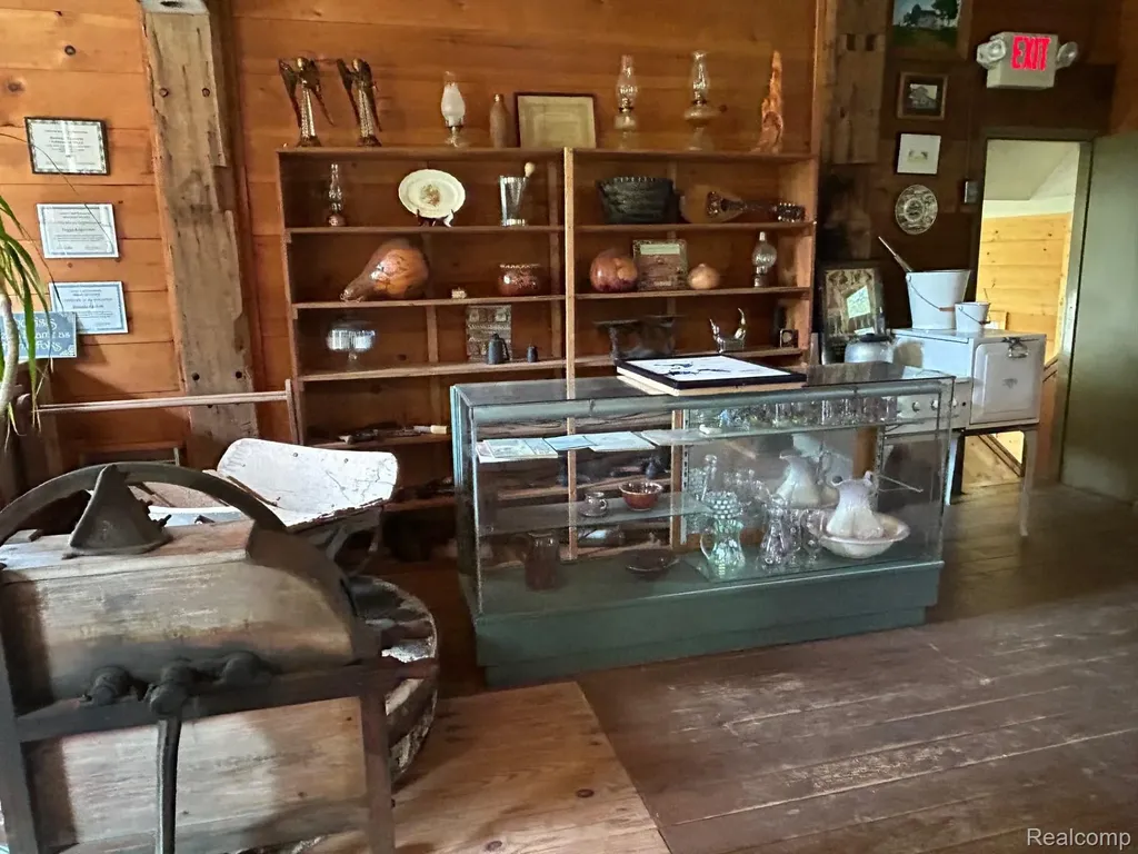 10470 N Rushton Road Green Oak Township MI 48178