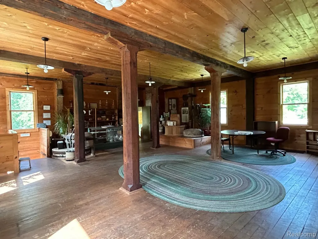 10470 N Rushton Road Green Oak Township MI 48178