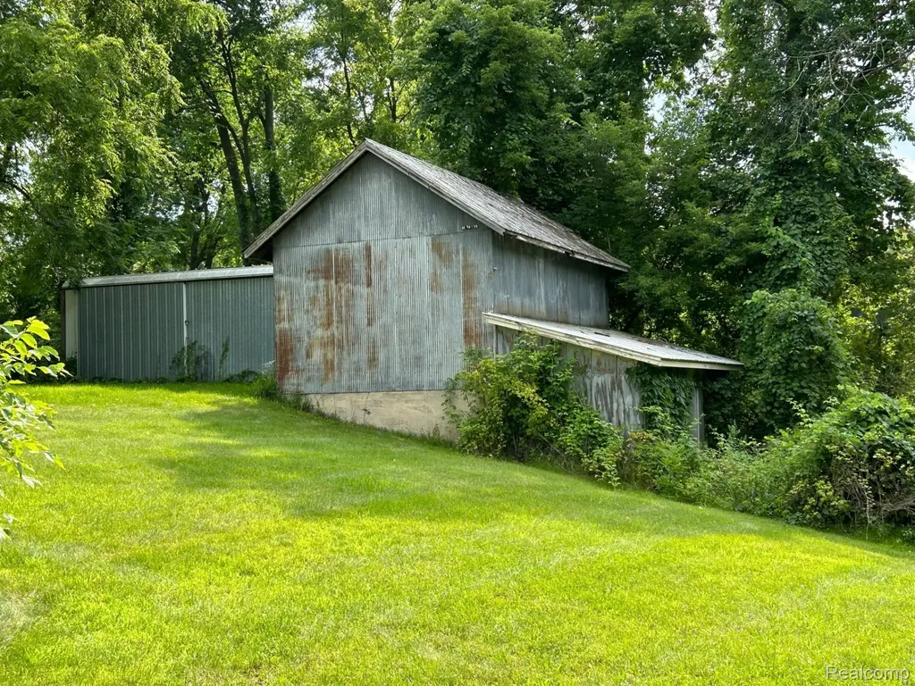 10470 N Rushton Road Green Oak Township MI 48178