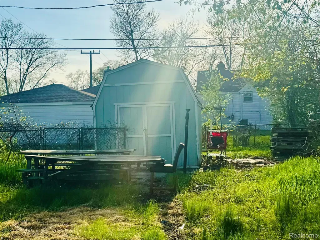 19307 Fleming Street Detroit City MI 48234