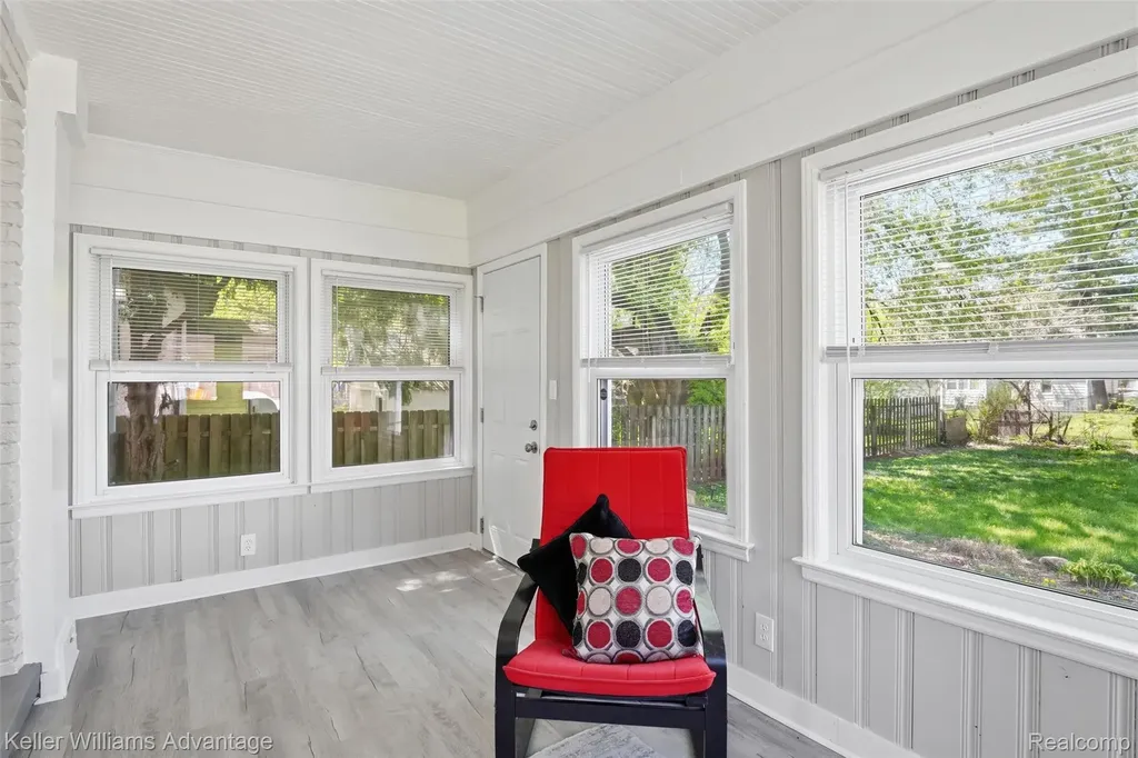 18689 Five Points Street Redford Charter Township MI 48240
