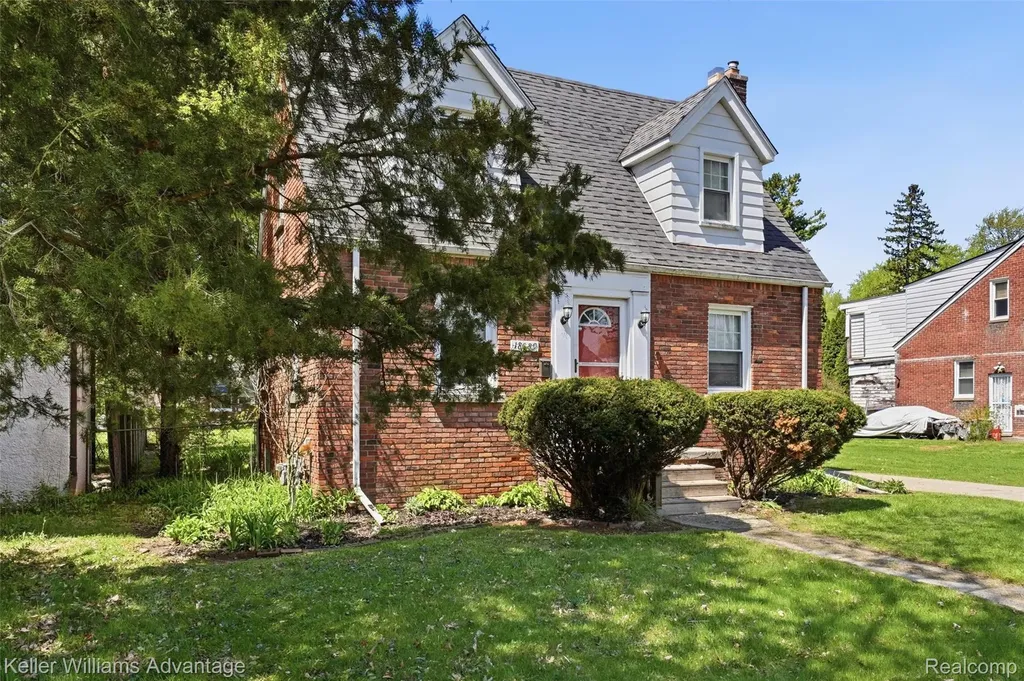 18689 Five Points Street Redford Charter Township MI 48240
