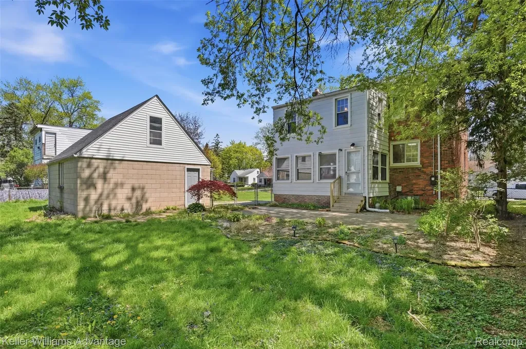 18689 Five Points Street Redford Charter Township MI 48240