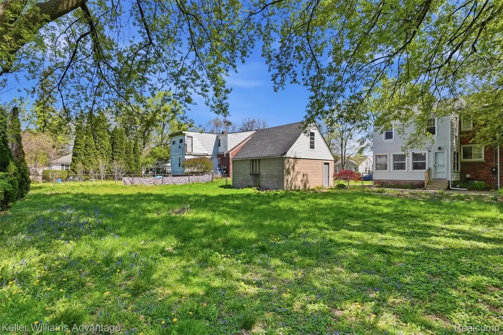 18689 Five Points Street Redford Charter Township MI 48240