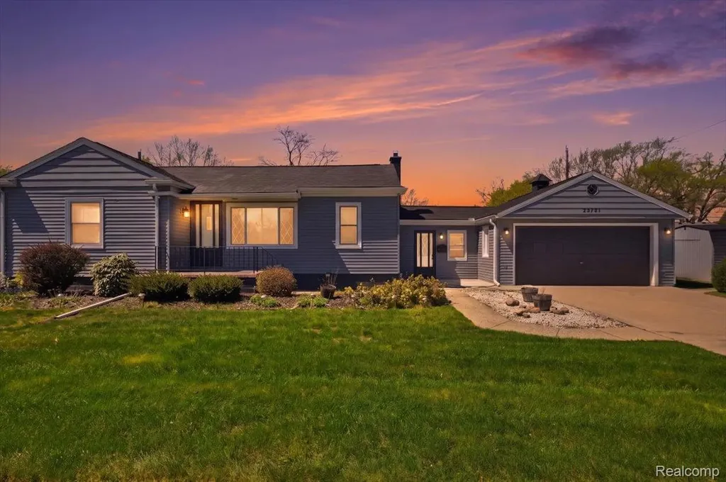 28781 Palomino Drive Warren City MI 48093