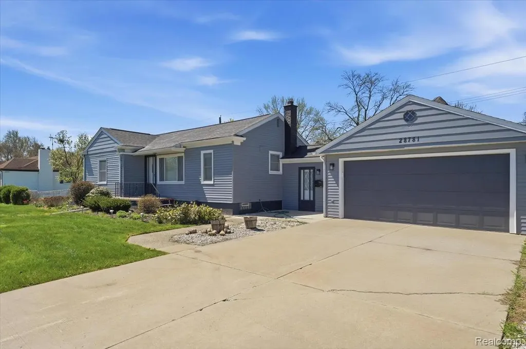 28781 Palomino Drive Warren City MI 48093