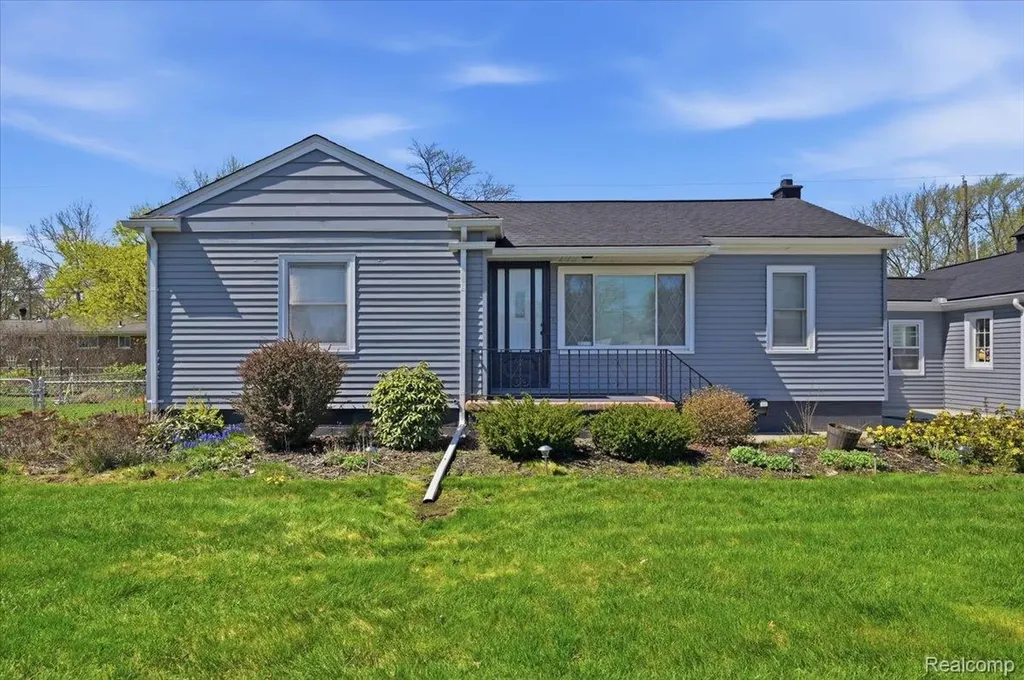28781 Palomino Drive Warren City MI 48093