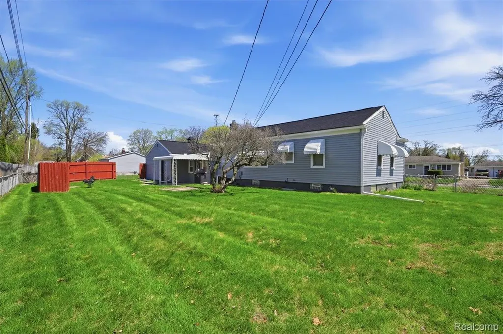 28781 Palomino Drive Warren City MI 48093