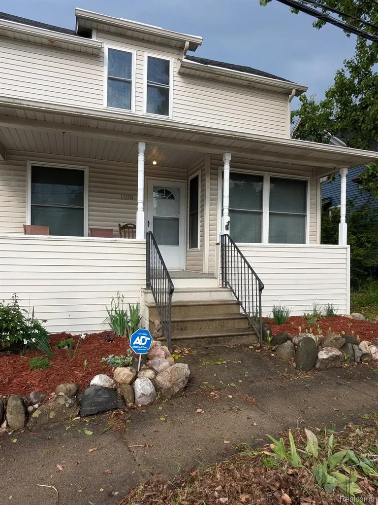 1108 S Grand Traverse Street Flint City MI 48502