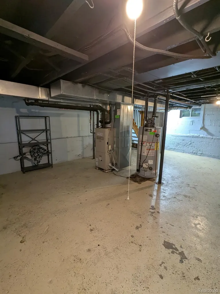 1108 S Grand Traverse Street Flint City MI 48502