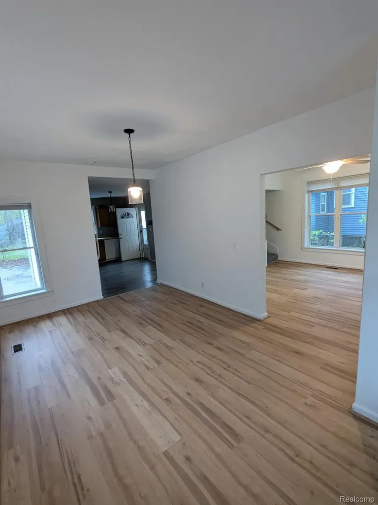 1108 S Grand Traverse Street Flint City MI 48502