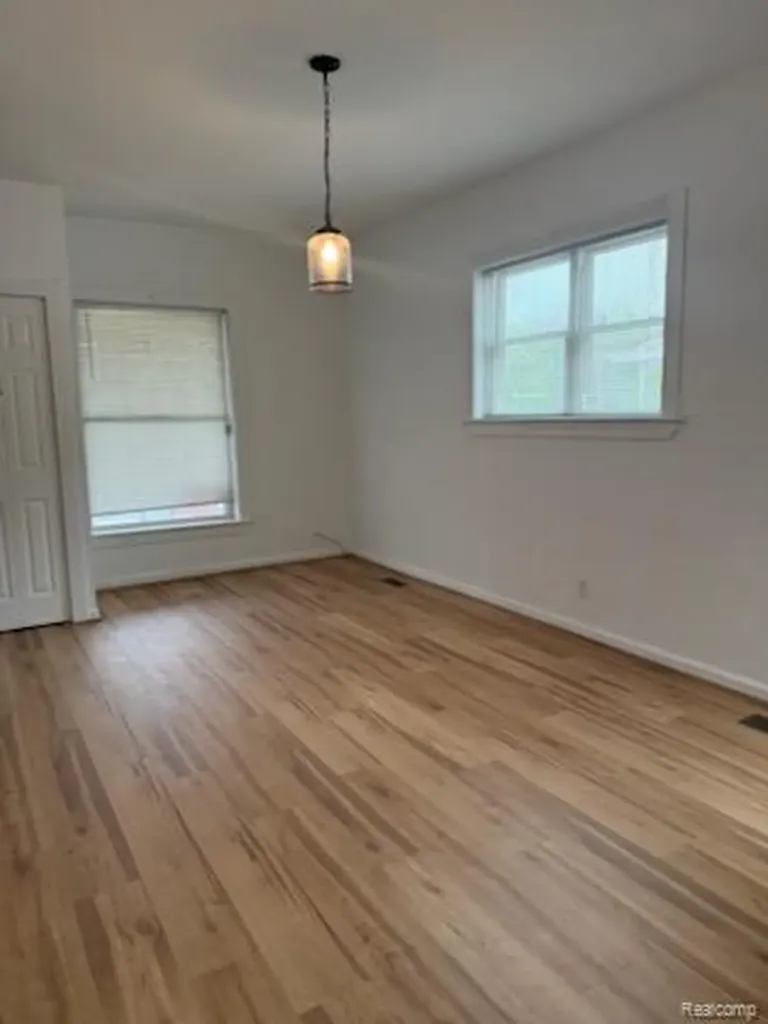 1108 S Grand Traverse Street Flint City MI 48502