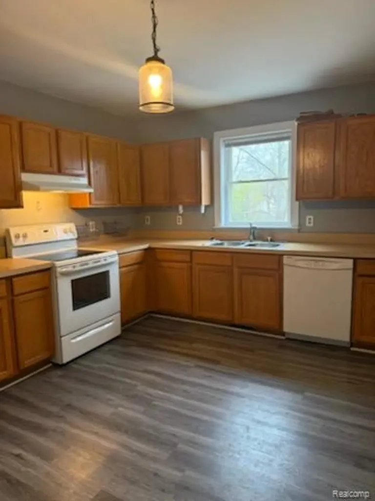 1108 S Grand Traverse Street Flint City MI 48502