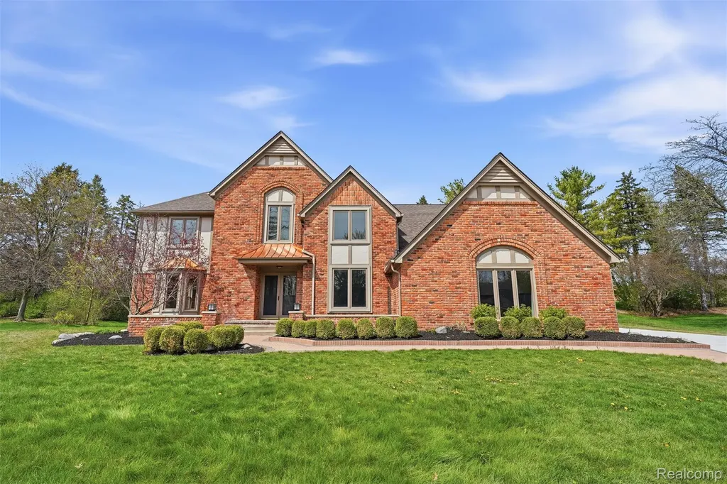 1906 Independence Court Rochester Hills City MI 48306