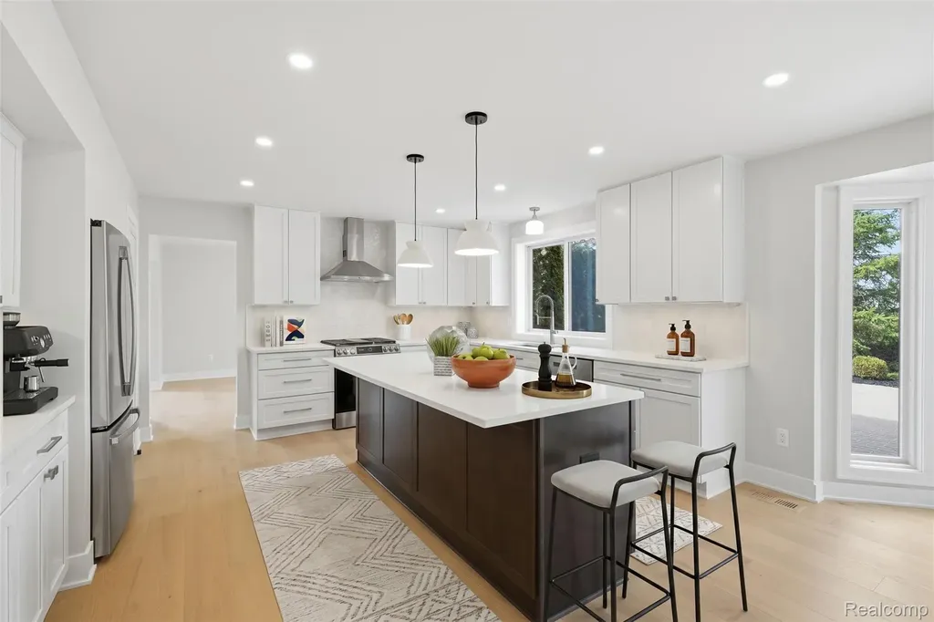 1906 Independence Court Rochester Hills City MI 48306