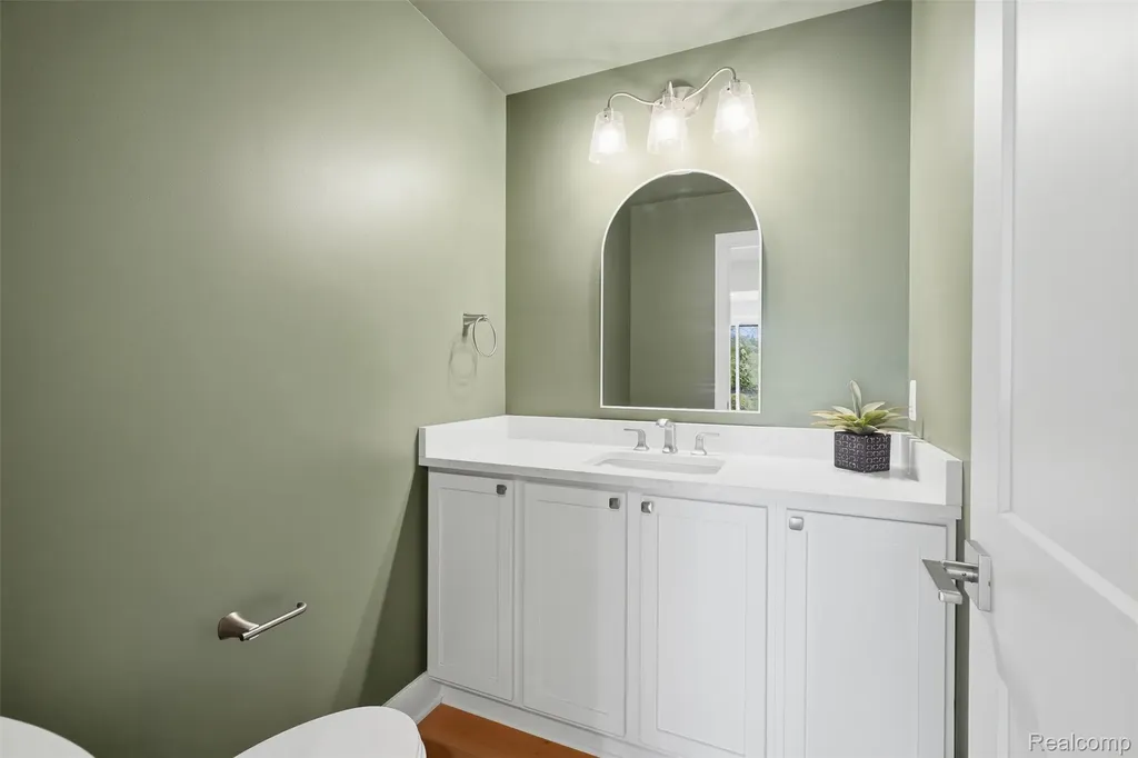 1906 Independence Court Rochester Hills City MI 48306