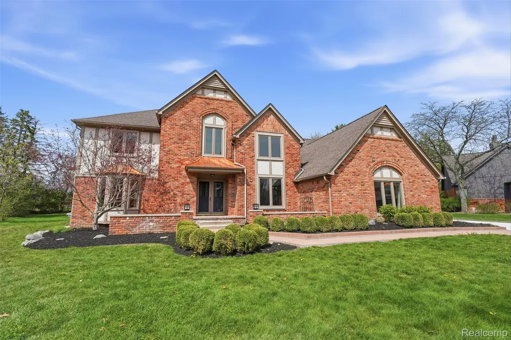 1906 Independence Court Rochester Hills City MI 48306
