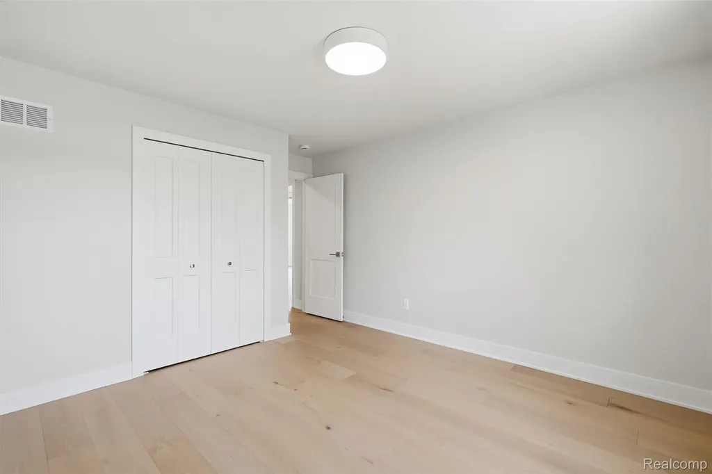 1906 Independence Court Rochester Hills City MI 48306