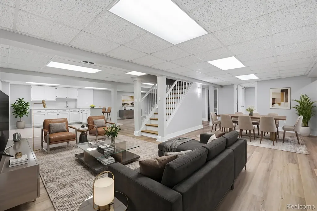 1906 Independence Court Rochester Hills City MI 48306