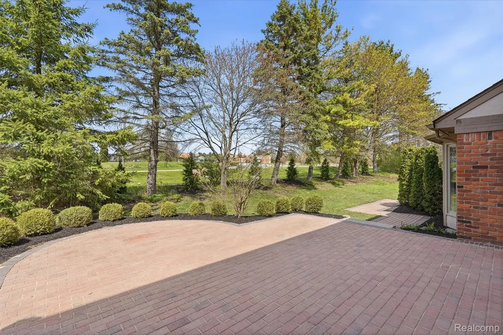 1906 Independence Court Rochester Hills City MI 48306