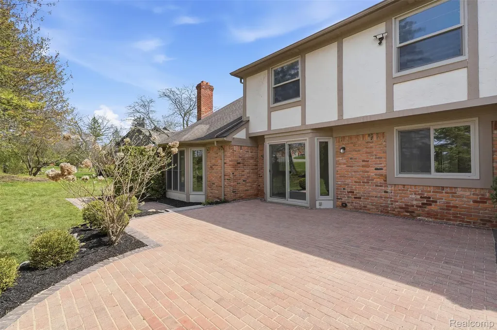 1906 Independence Court Rochester Hills City MI 48306