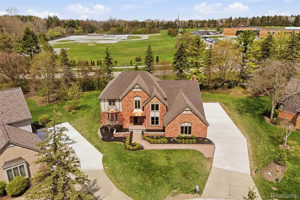 1906 Independence Court Rochester Hills City MI 48306