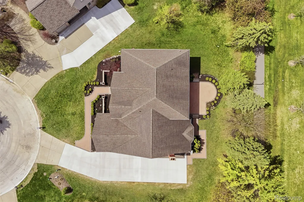1906 Independence Court Rochester Hills City MI 48306