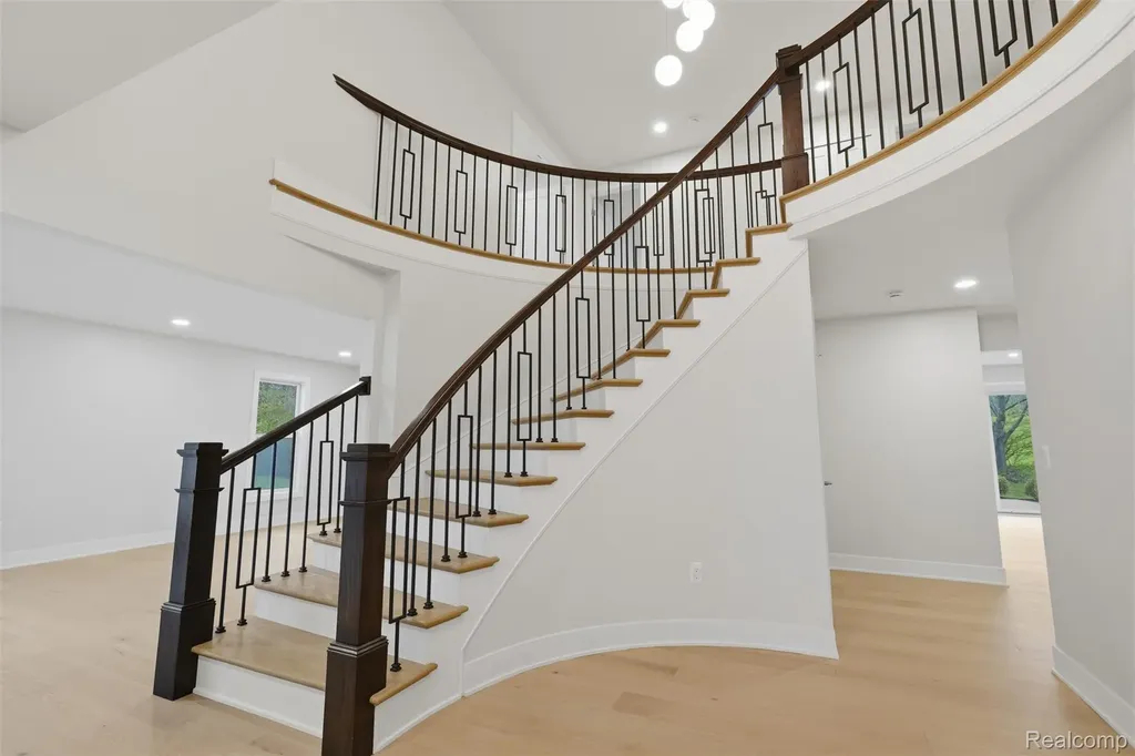 1906 Independence Court Rochester Hills City MI 48306