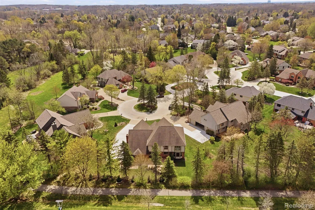 1906 Independence Court Rochester Hills City MI 48306