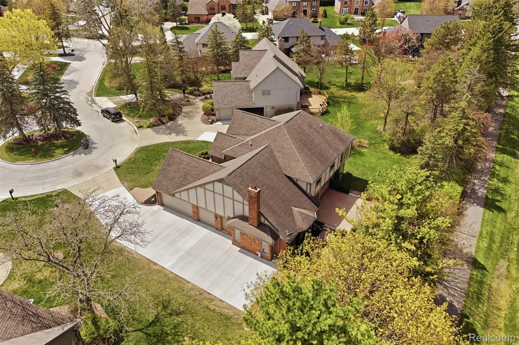 1906 Independence Court Rochester Hills City MI 48306