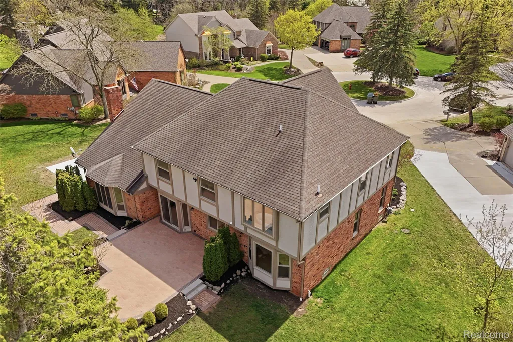 1906 Independence Court Rochester Hills City MI 48306