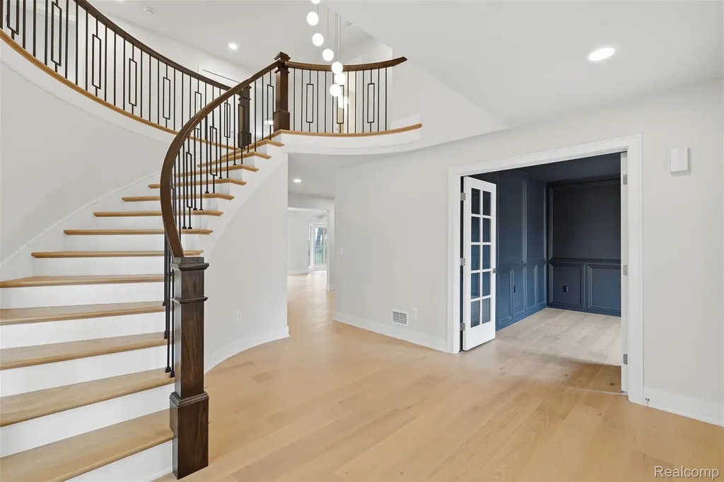 1906 Independence Court Rochester Hills City MI 48306