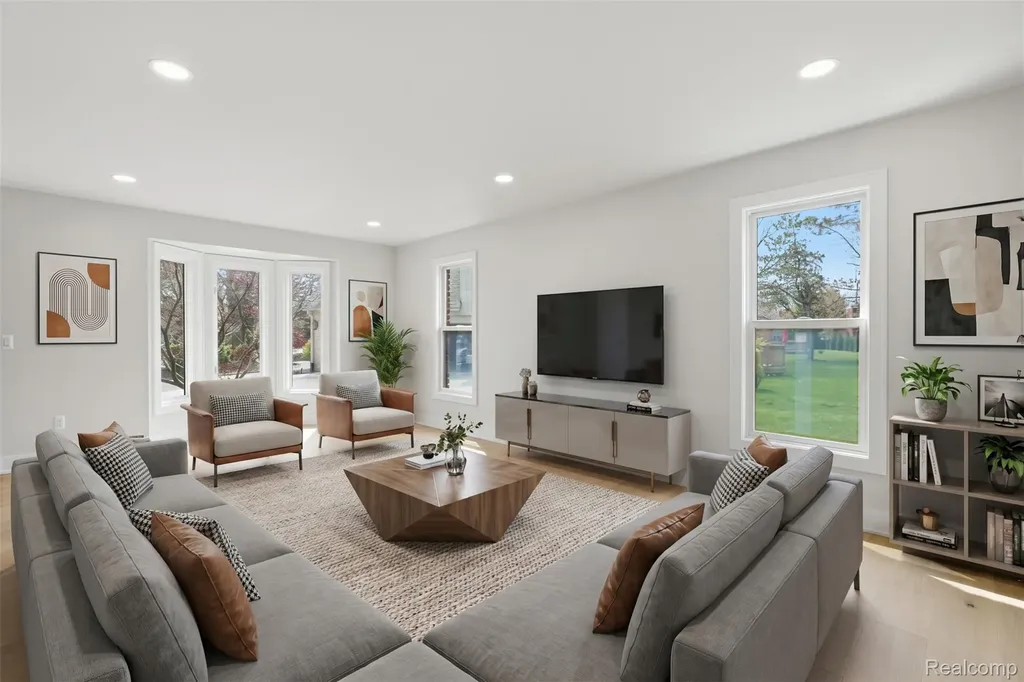 1906 Independence Court Rochester Hills City MI 48306