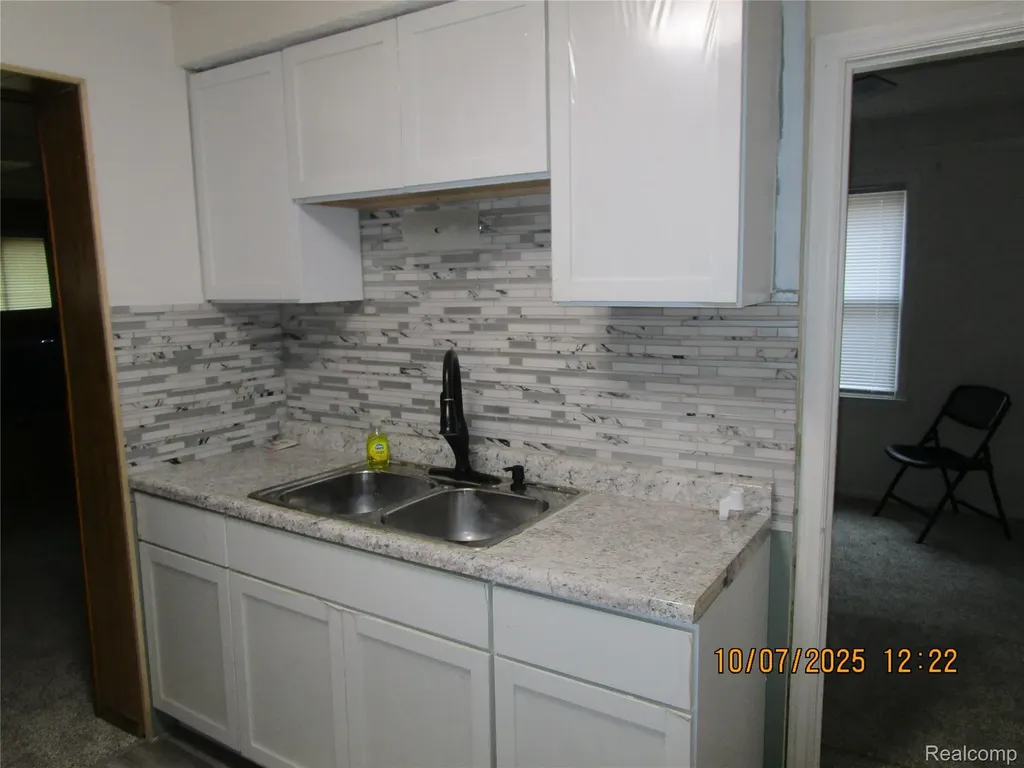 9236 Penrod Street Detroit City MI 48228