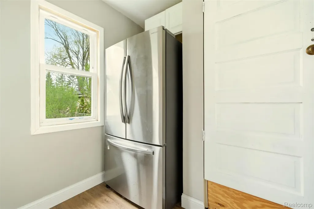 104 Leroy Avenue Clawson City MI 48017