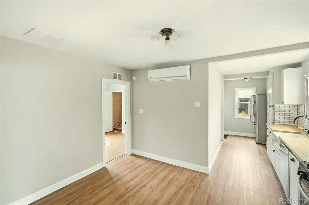 104 Leroy Avenue Clawson City MI 48017